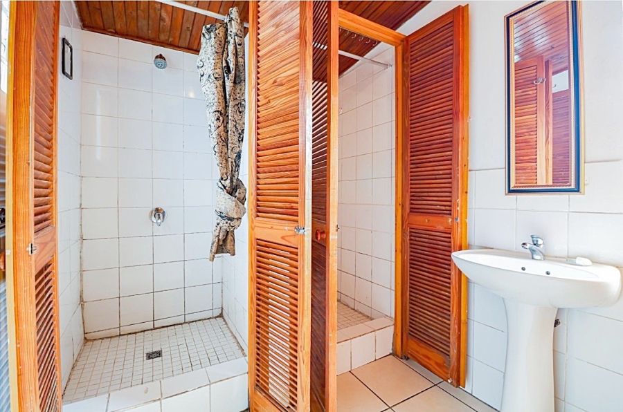 5 Bedroom Property for Sale in Knysna Central Western Cape